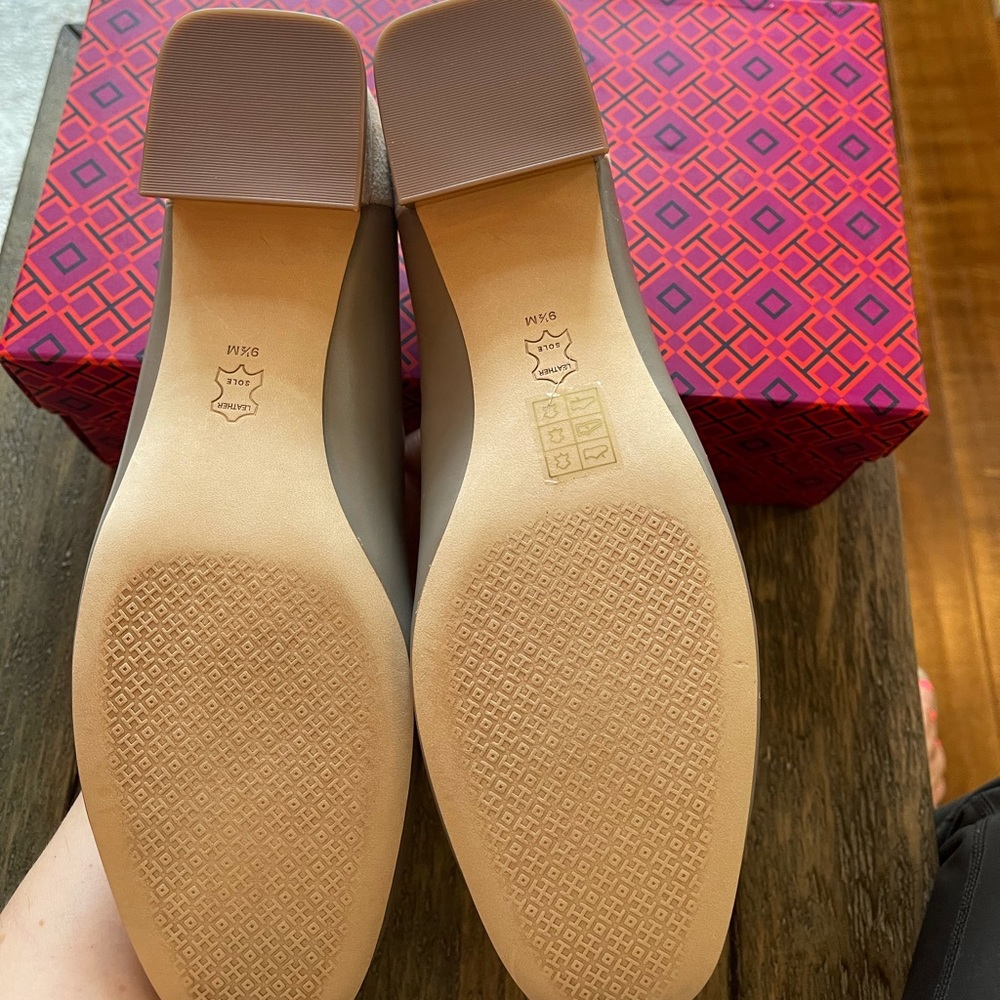 Gigi 20mm Round Toe Flat NWT Tory Burch - Picture 3 of 6
